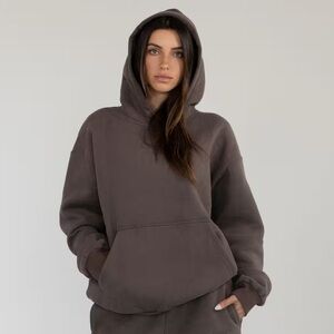 Unisex Comfrt Signature Hoodie chocolate size medium